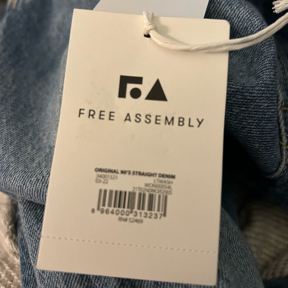 NWT! Free Assembly Women's Original 90's Straight Leg Blue Denim Jeans Size 8 - Picture 11 of 13